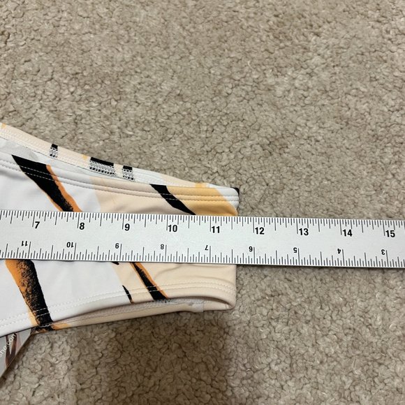 Cupshe x Stassie Two Piece Swimsuit Size Small Marble Print White Black Yellow - Picture 8 of 9